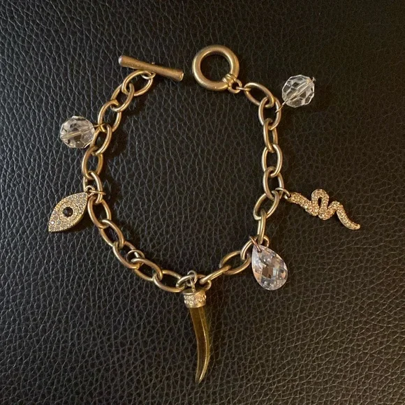 Gold Tone evil eye & horn charm 7.5" bracelet - Picture 1 of 1